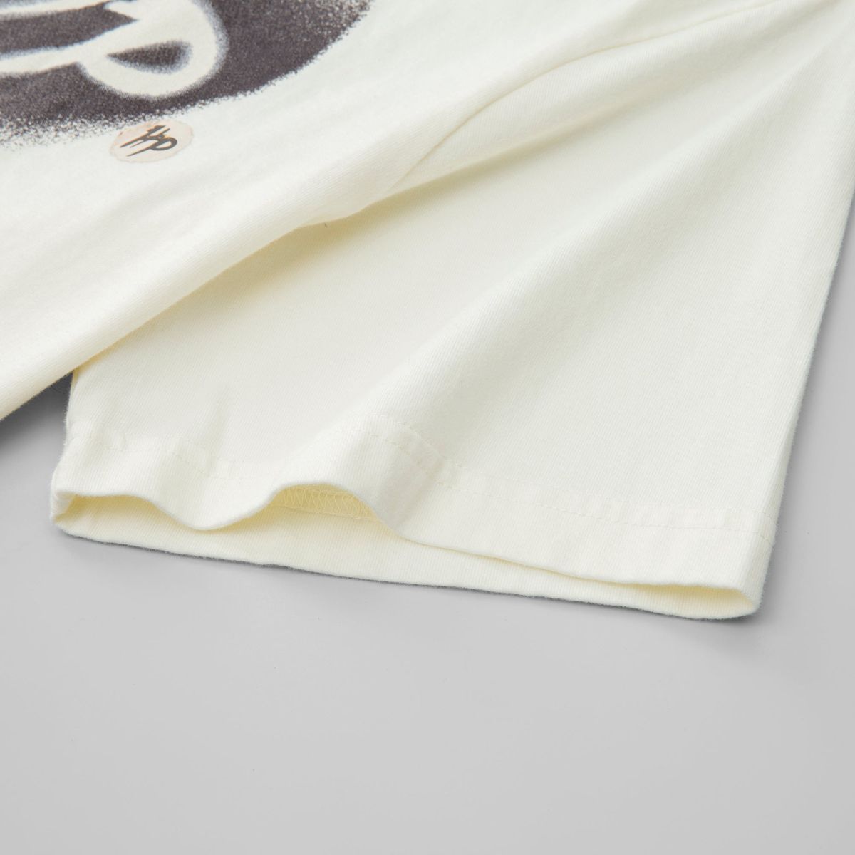 Stencil Heart - White-thumbmail-5