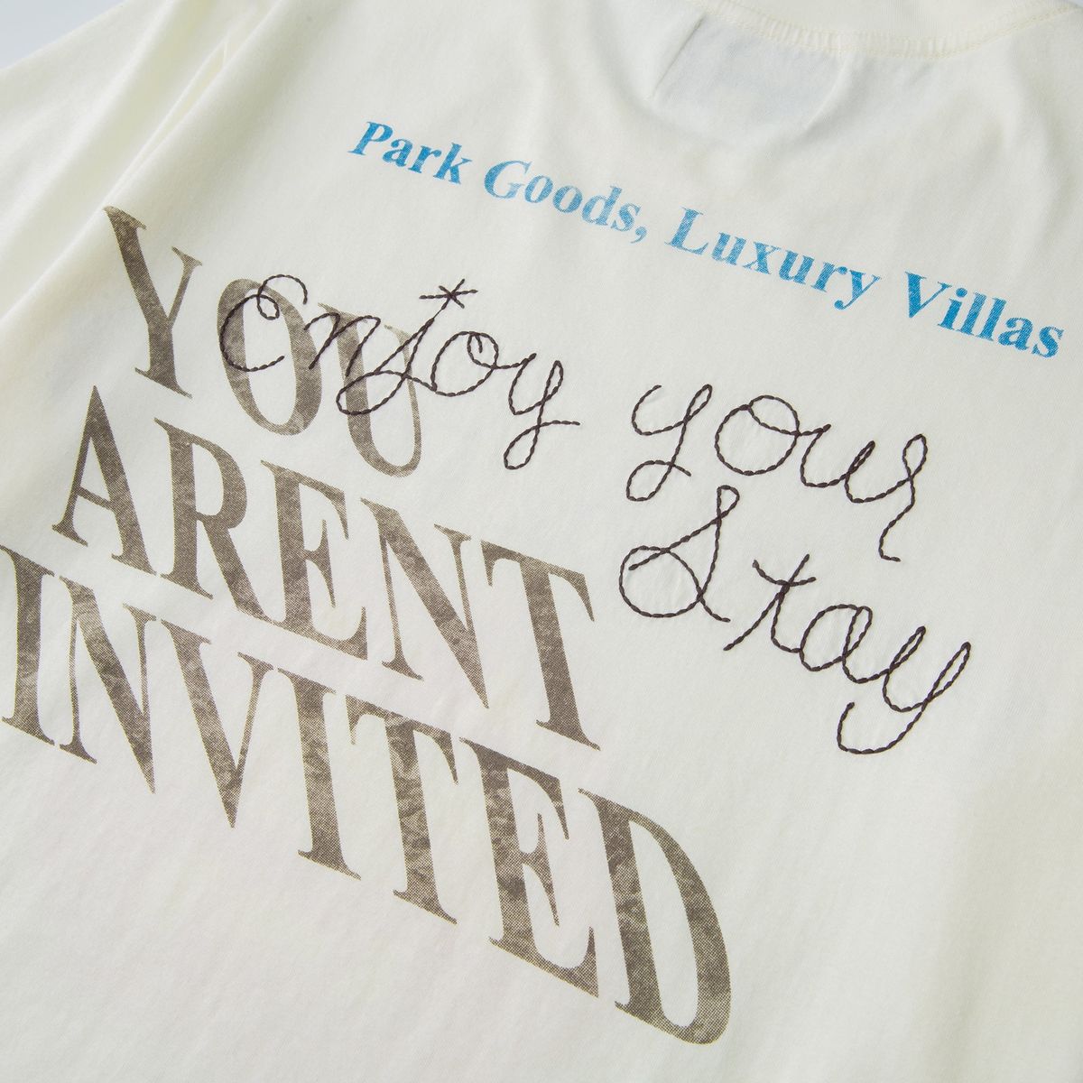 Luxury Resort- White-thumbmail-4