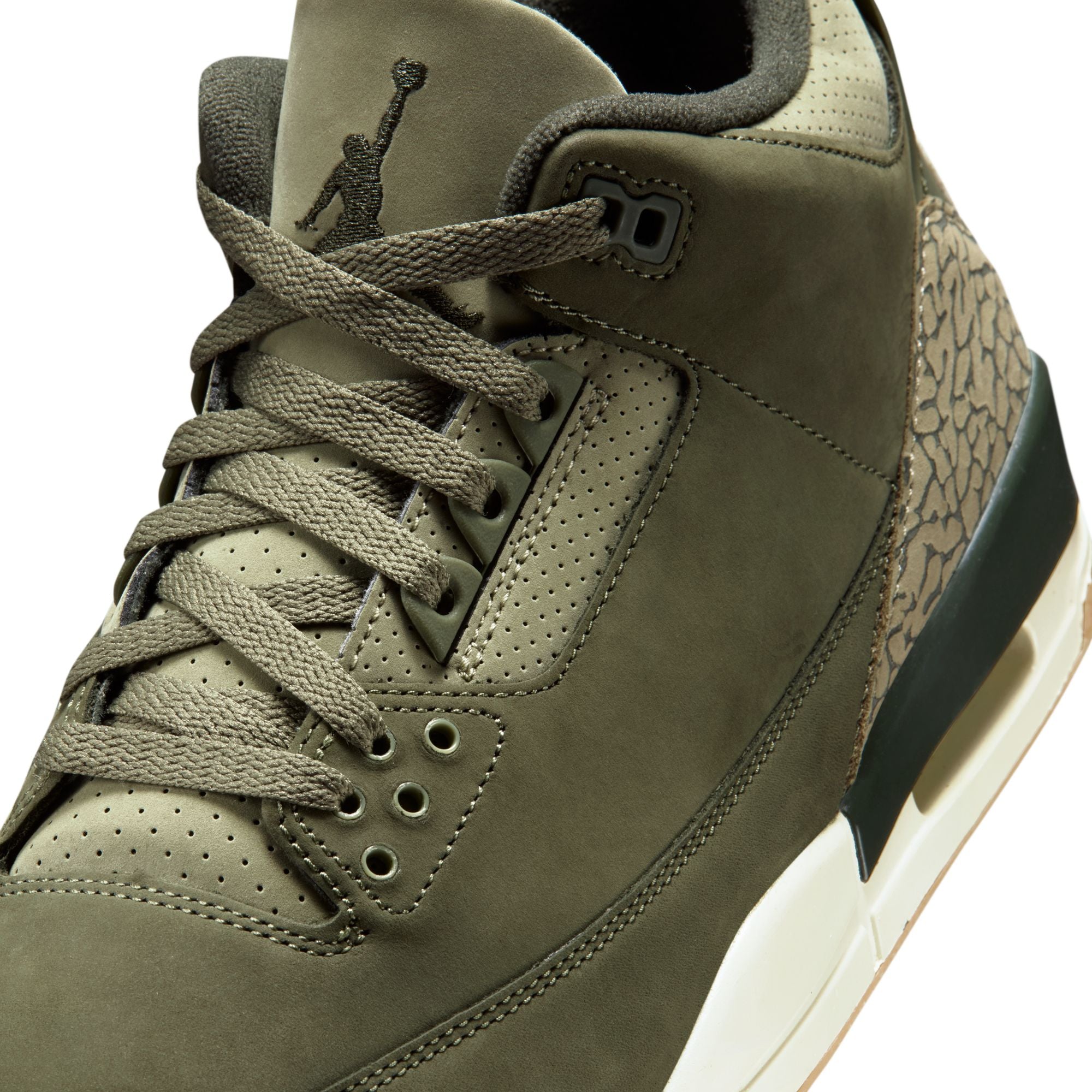 Air Jordan 3 Retro-thumbmail-9
