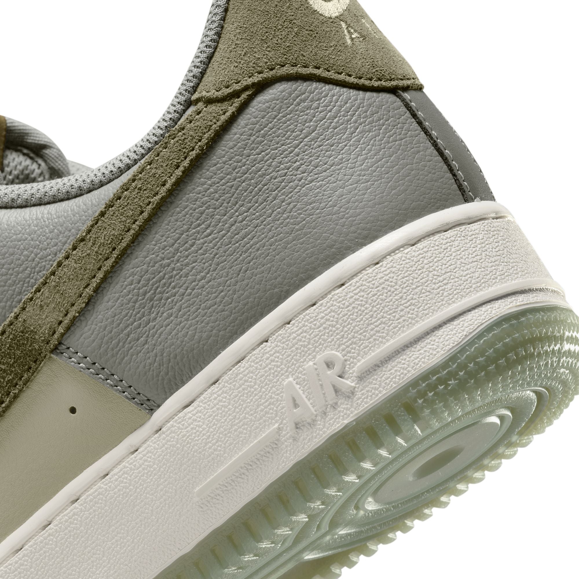 Nike Air Force 1 '07 LV8-thumbmail-6