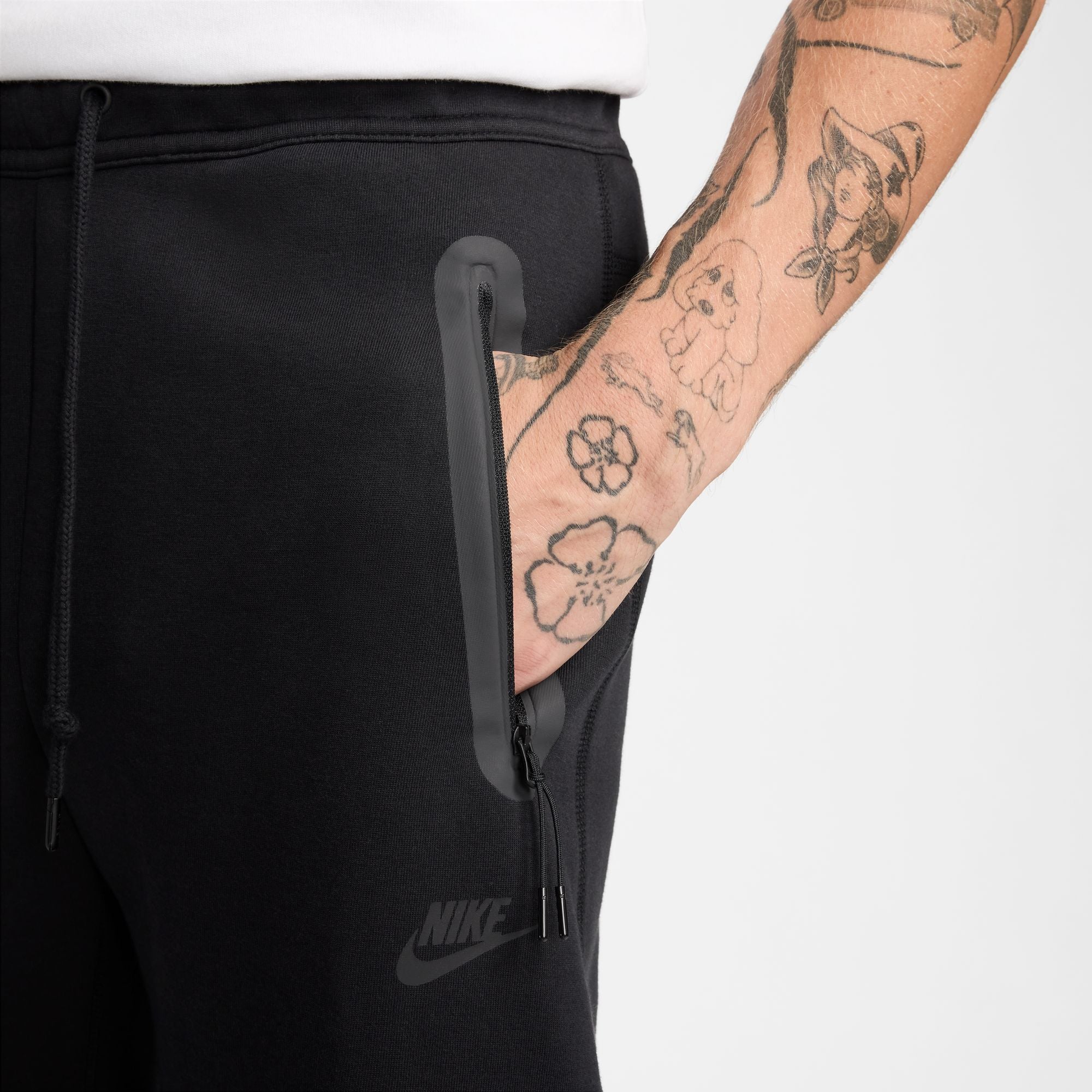 Nike Tech-thumbmail-5
