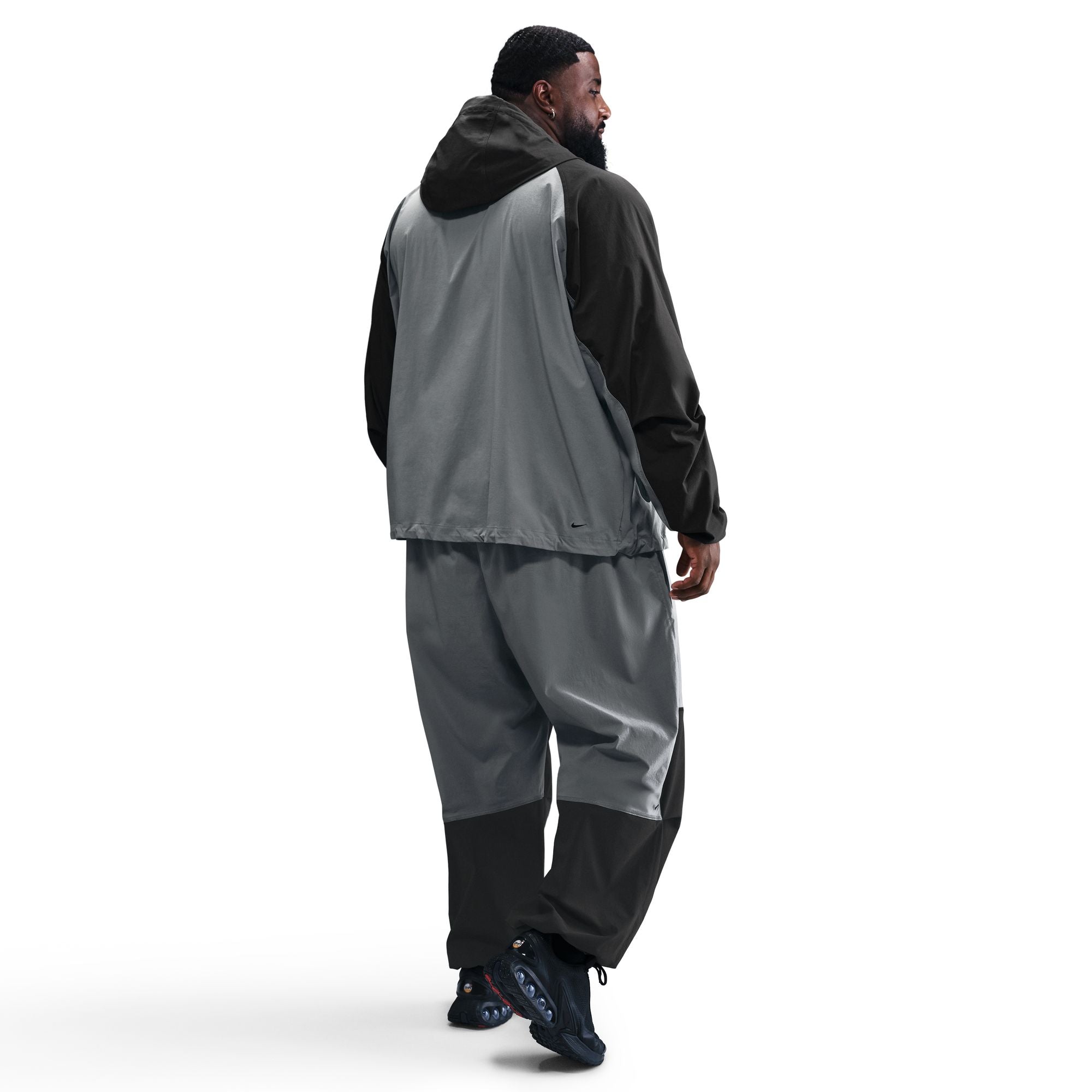 Nike Tech-thumbmail-3