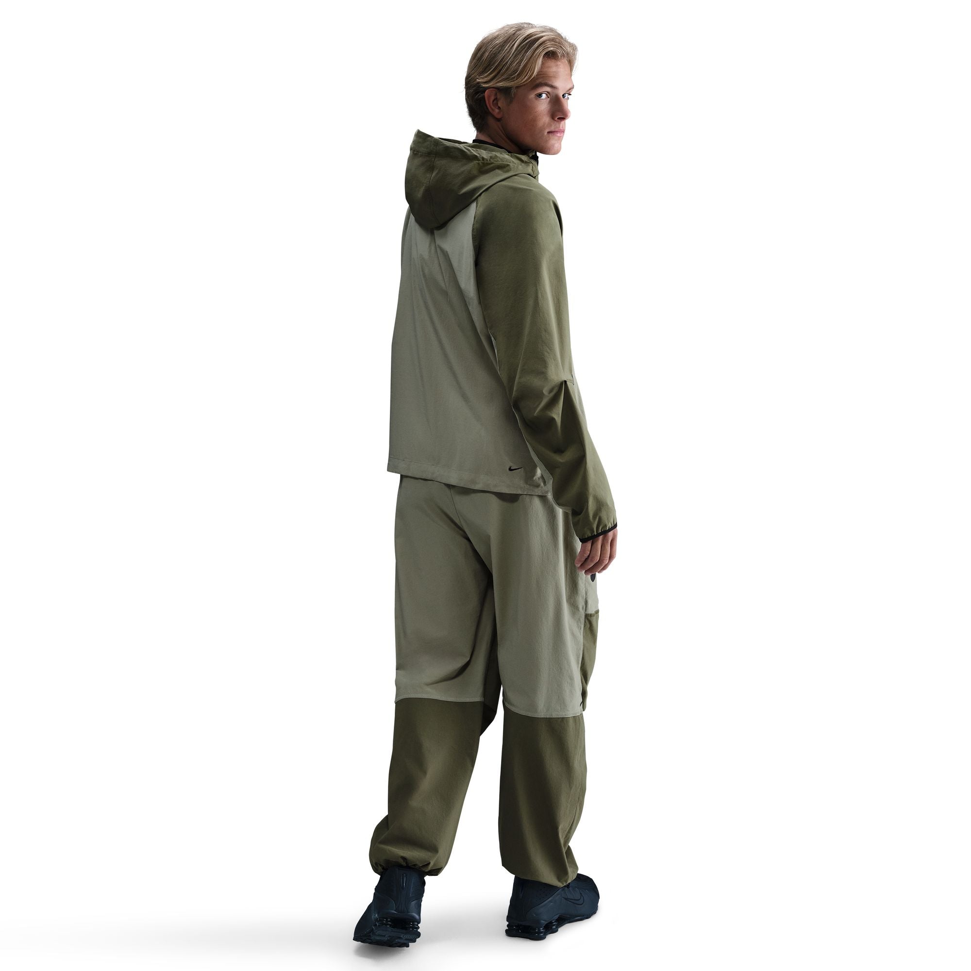 Nike Tech-thumbmail-3