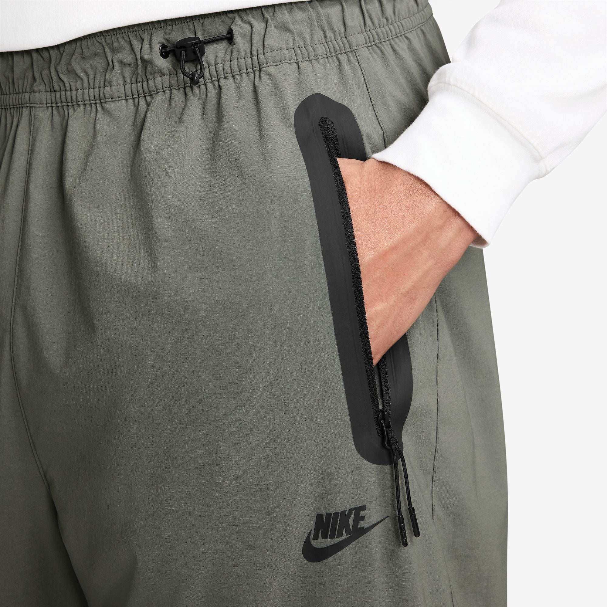 Nike Tech-thumbmail-3