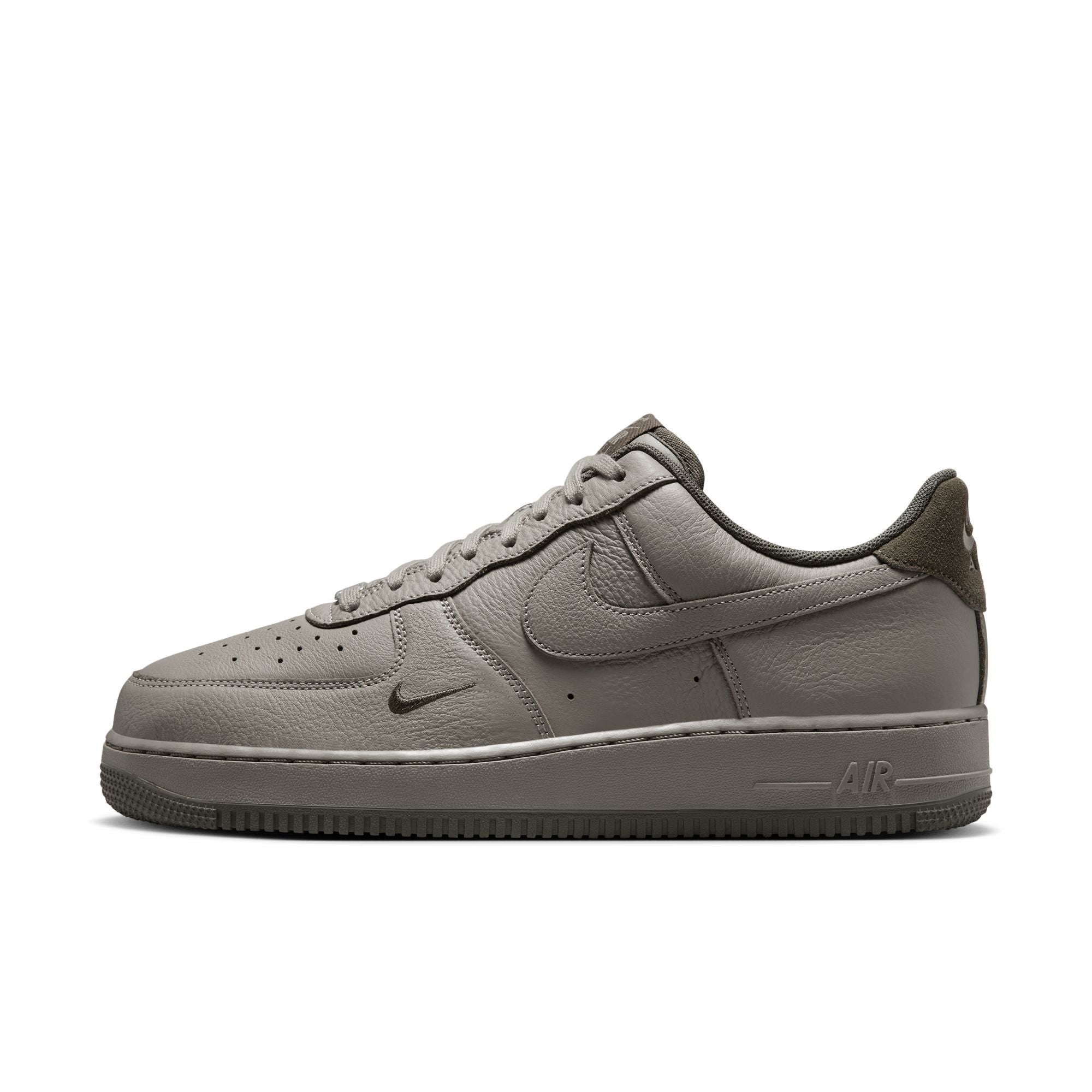 Nike Air Force 1 '07 LV8