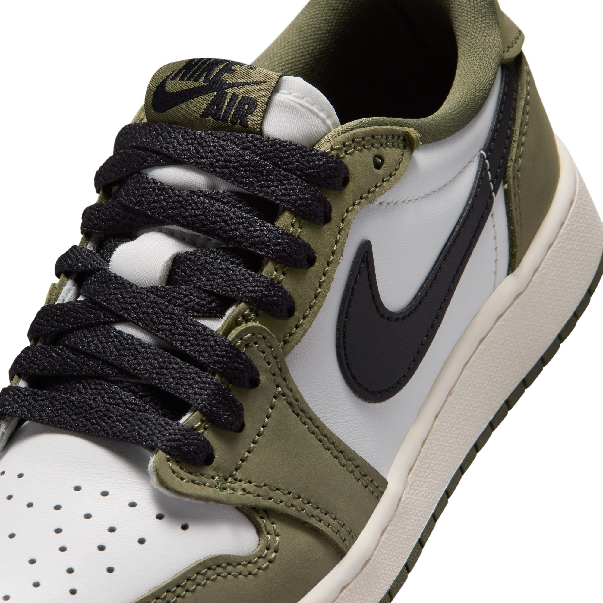 Air Jordan 1 Retro Low (GS)-thumbmail-5