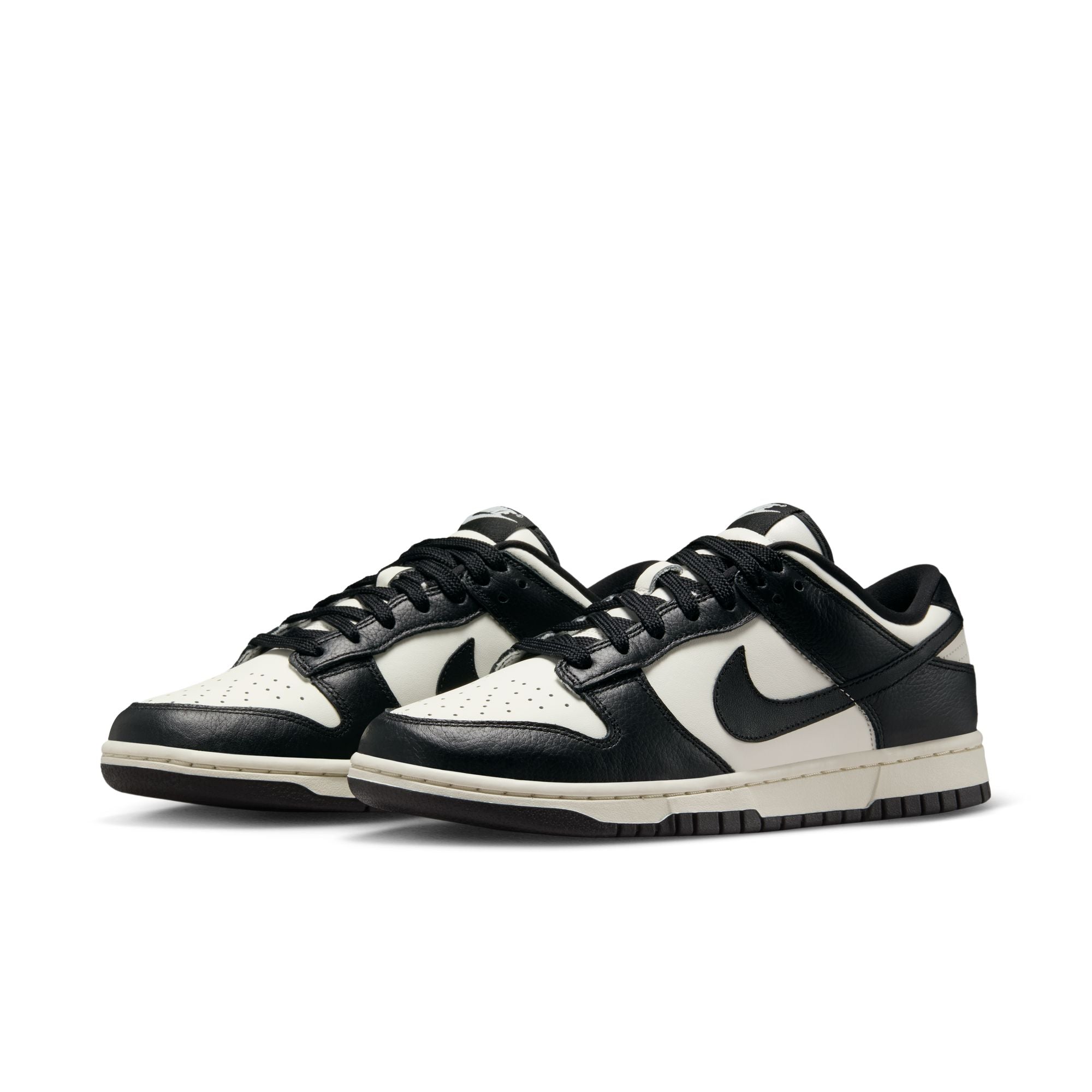 Nike Dunk Low SE (W)
