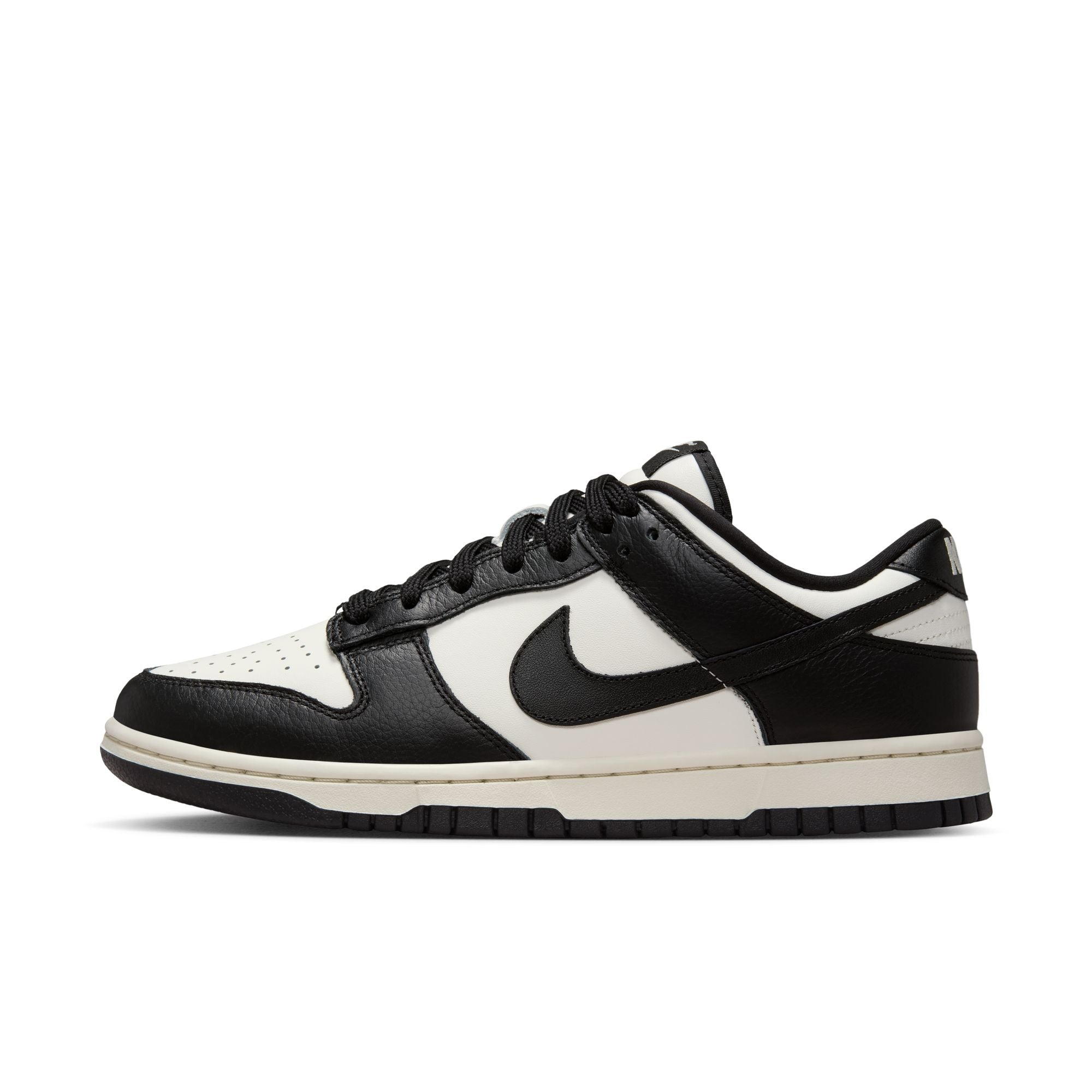 Nike Dunk Low SE (W)