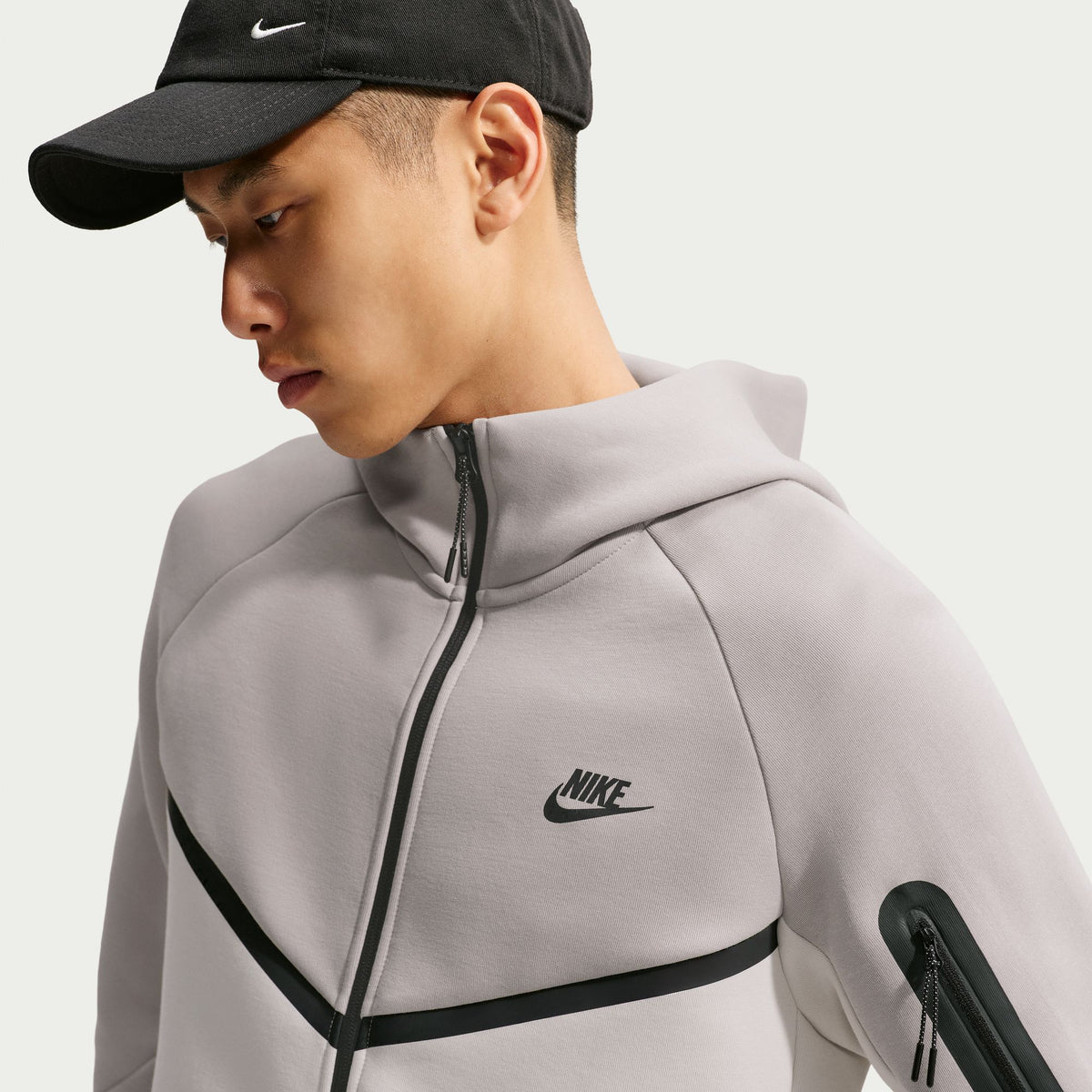 Nike Tech-thumbmail-5