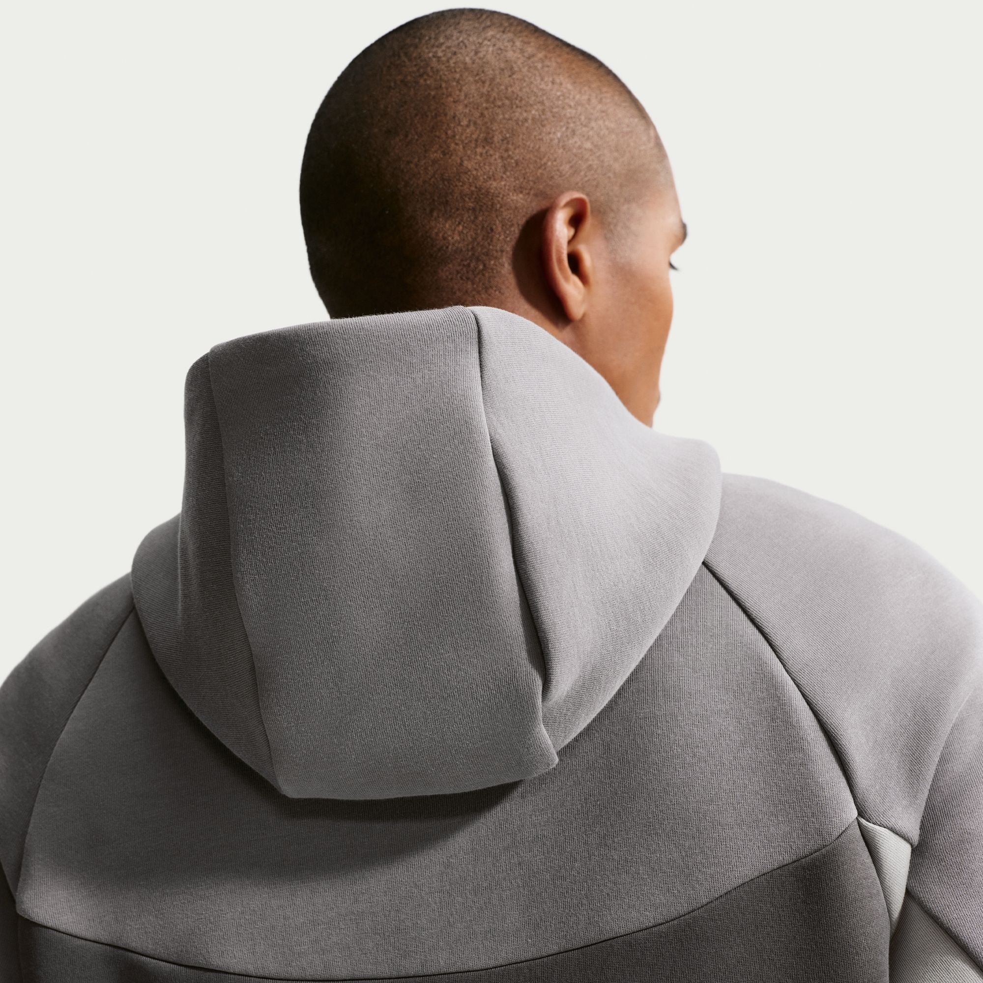 Nike Tech-thumbmail-3