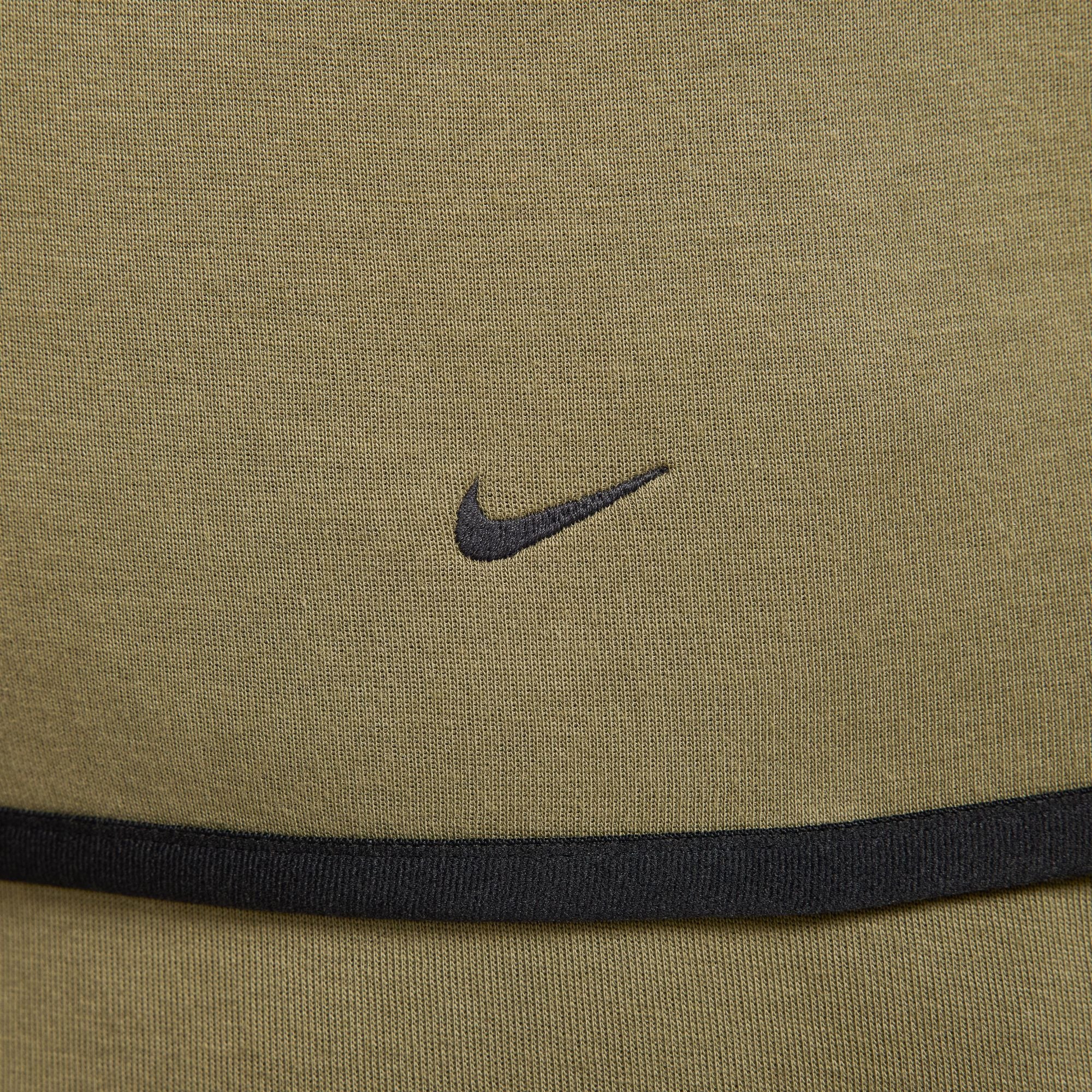 Nike Tech-thumbmail-3