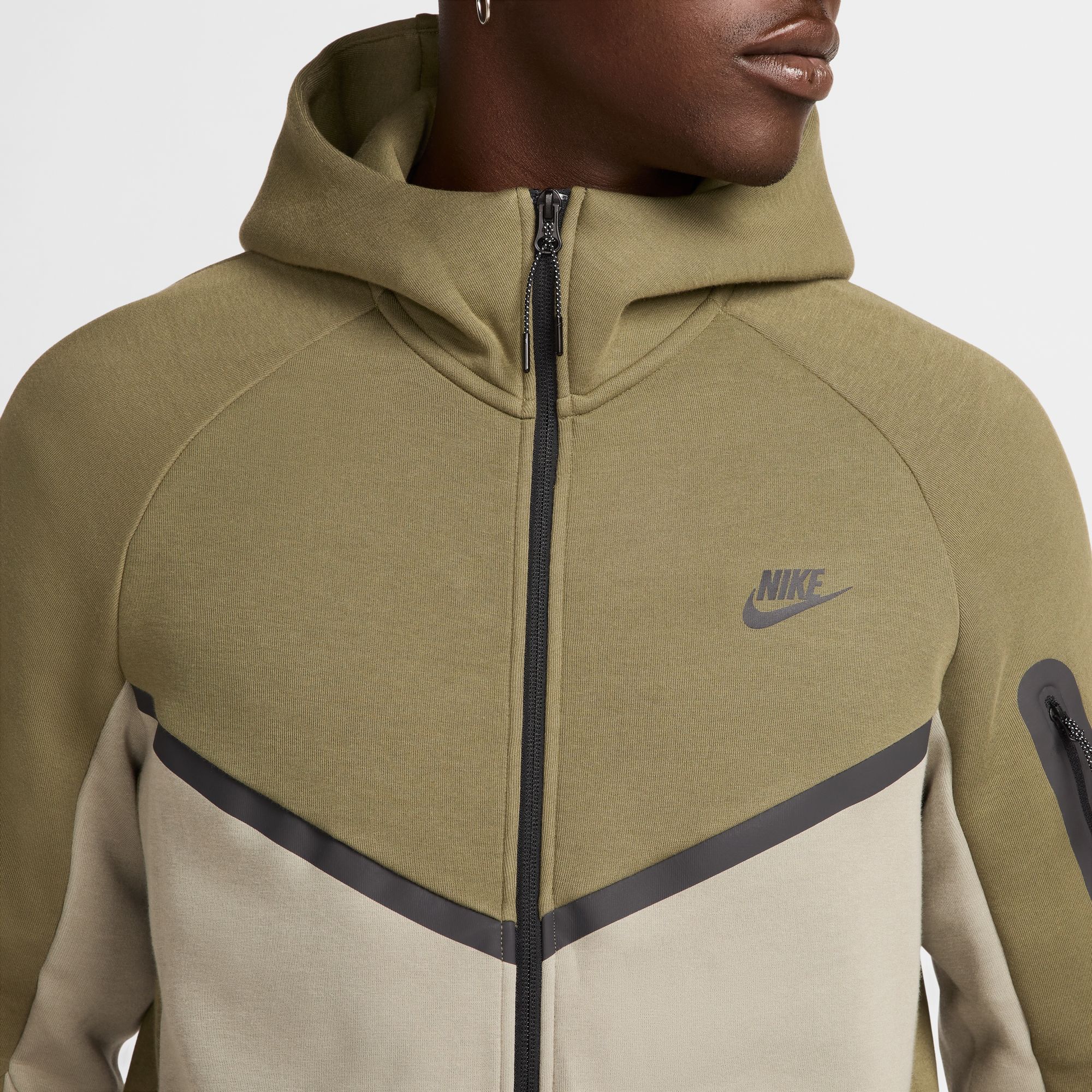Nike Tech-thumbmail-6