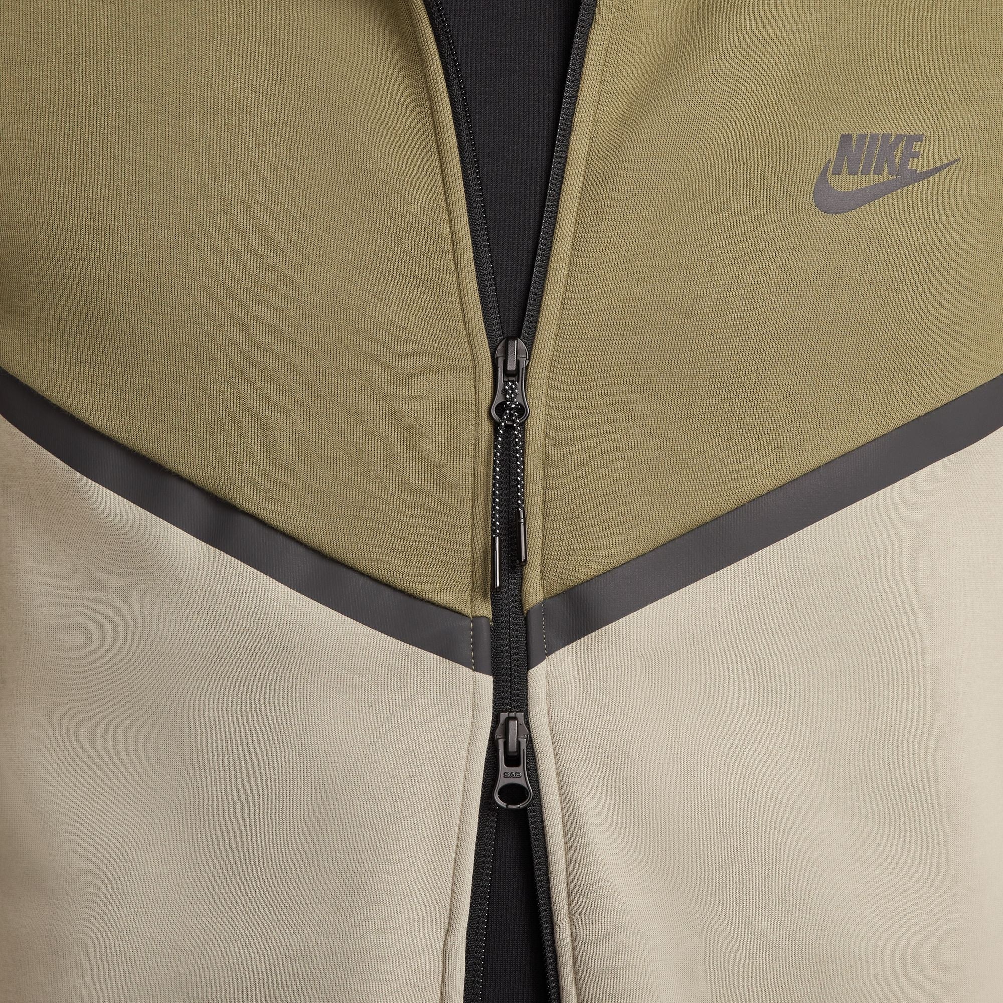 Nike Tech-thumbmail-7
