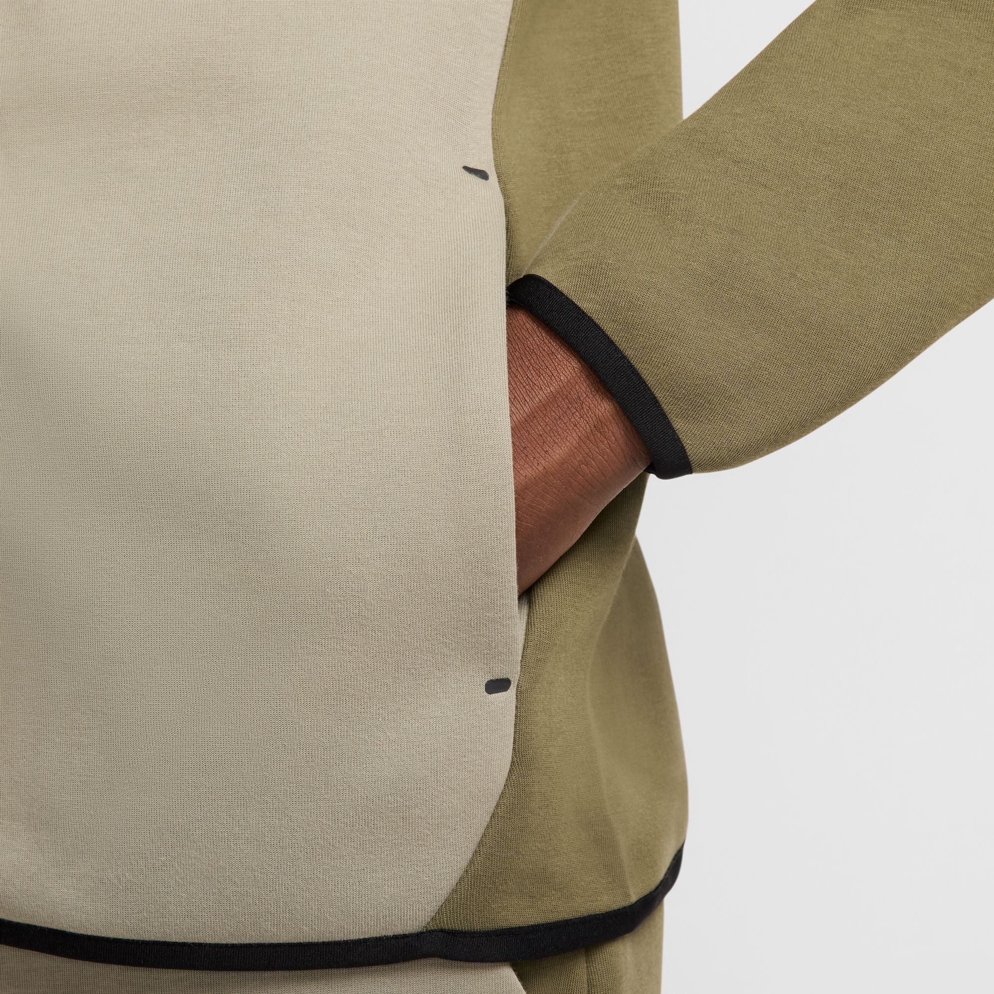 Nike Tech-thumbmail-10