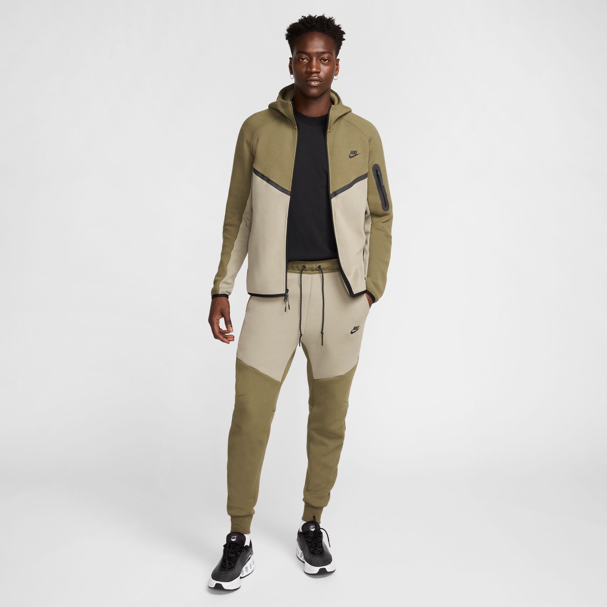 Nike Tech-thumbmail-11