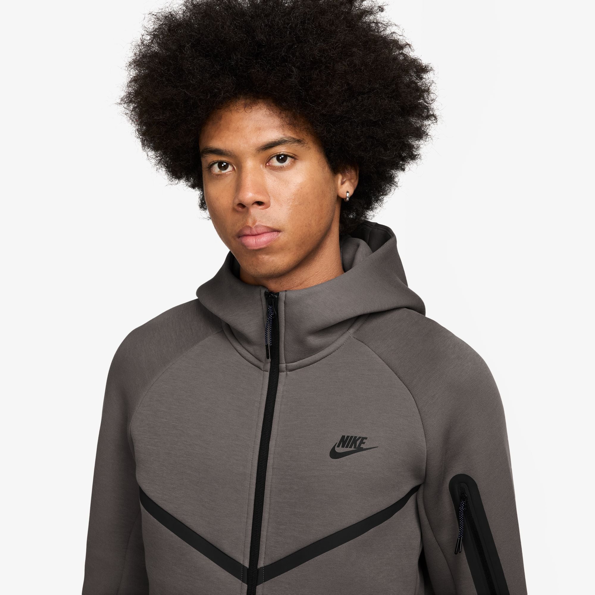 Nike Tech-thumbmail-4