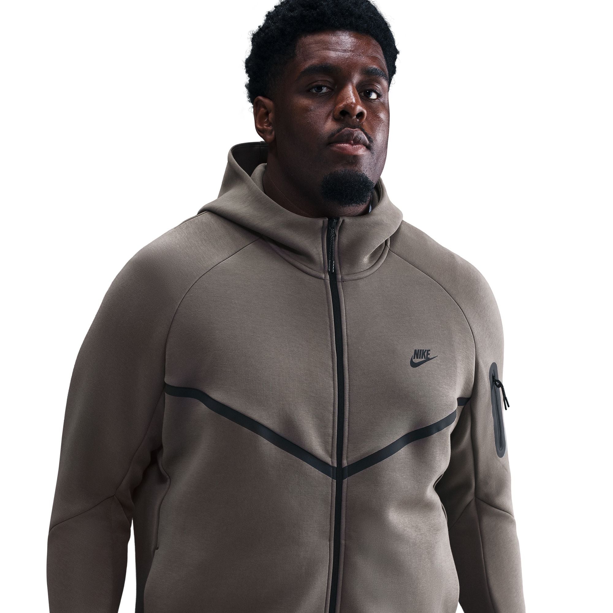 Nike Tech-thumbmail-3