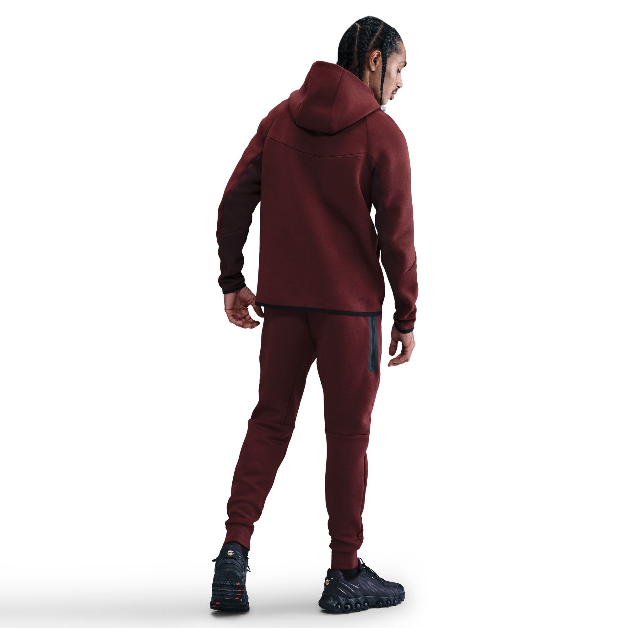 Nike Tech-thumbmail-3