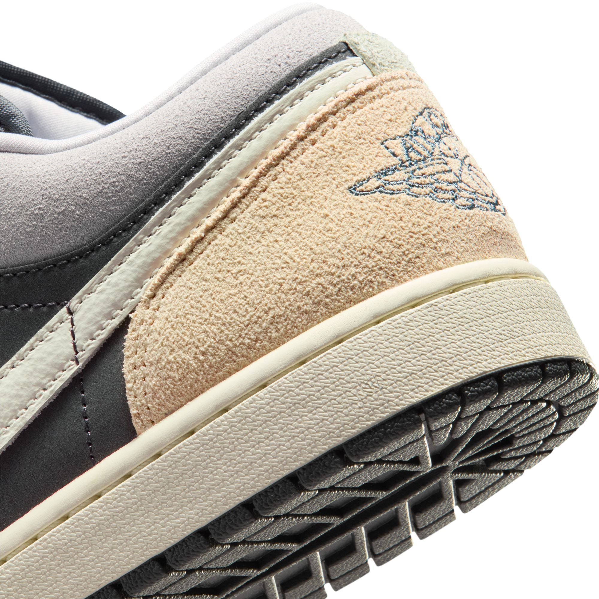 Air Jordan 1 Low SE-thumbmail-7