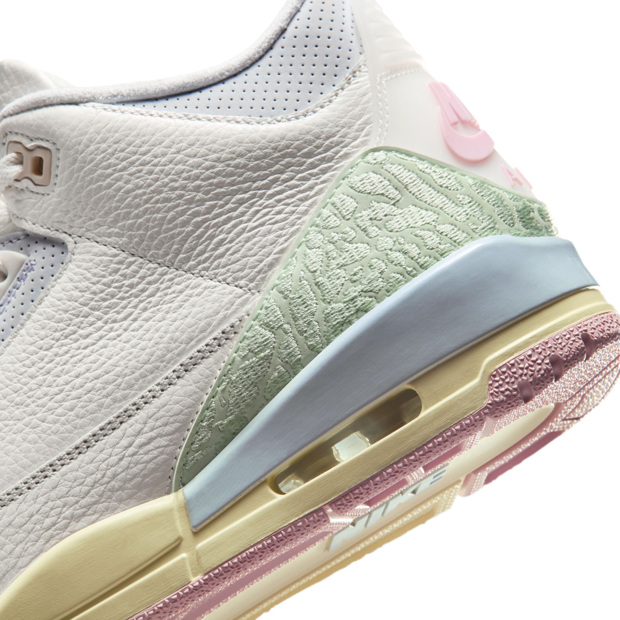 Air Jordan 3 Retro-thumbmail-9