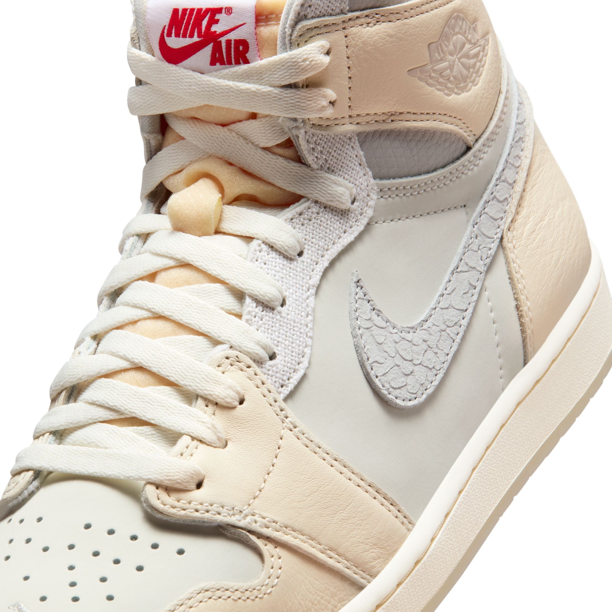 Air Jordan 1 Retro High OG-thumbmail-8
