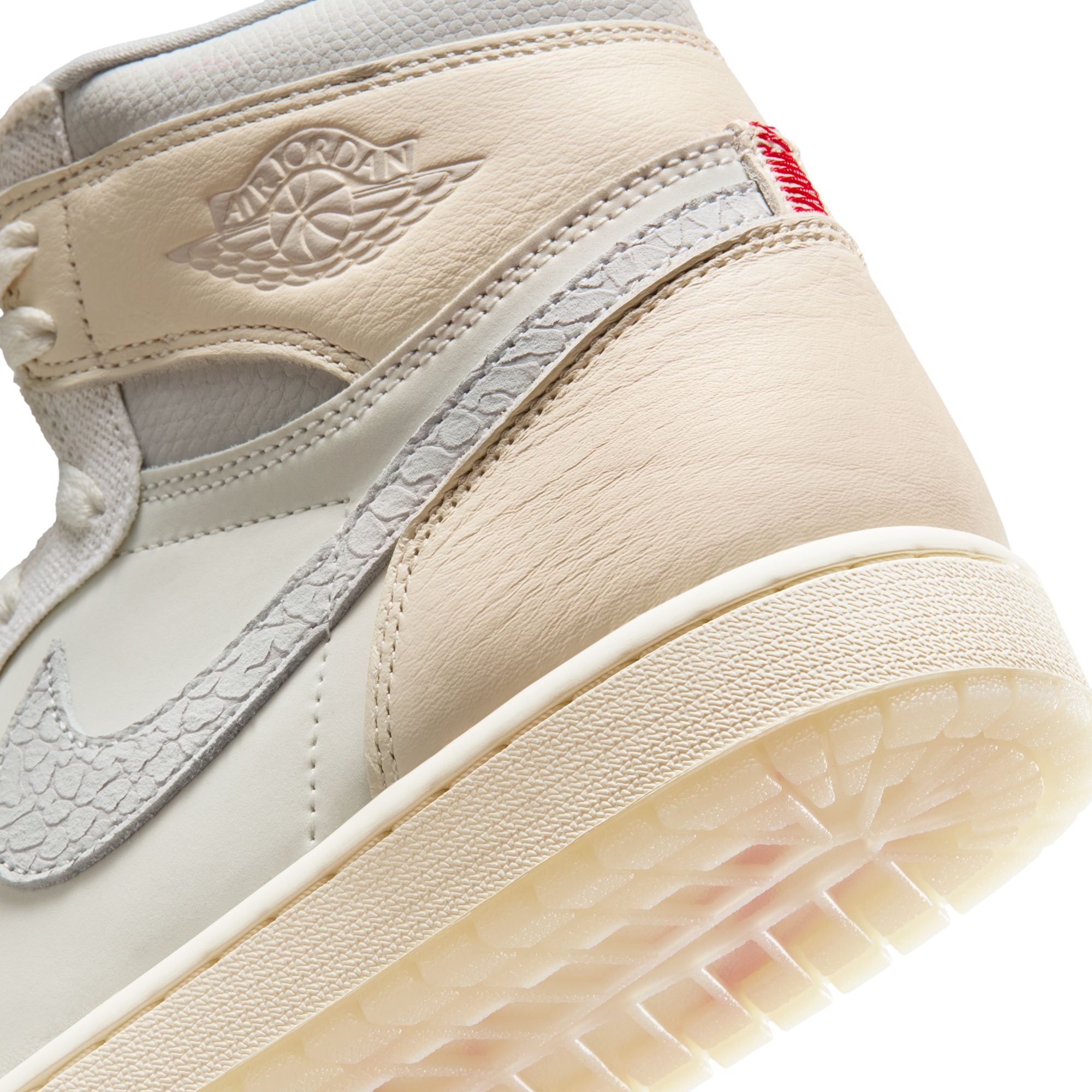 Air Jordan 1 Retro High OG-thumbmail-9