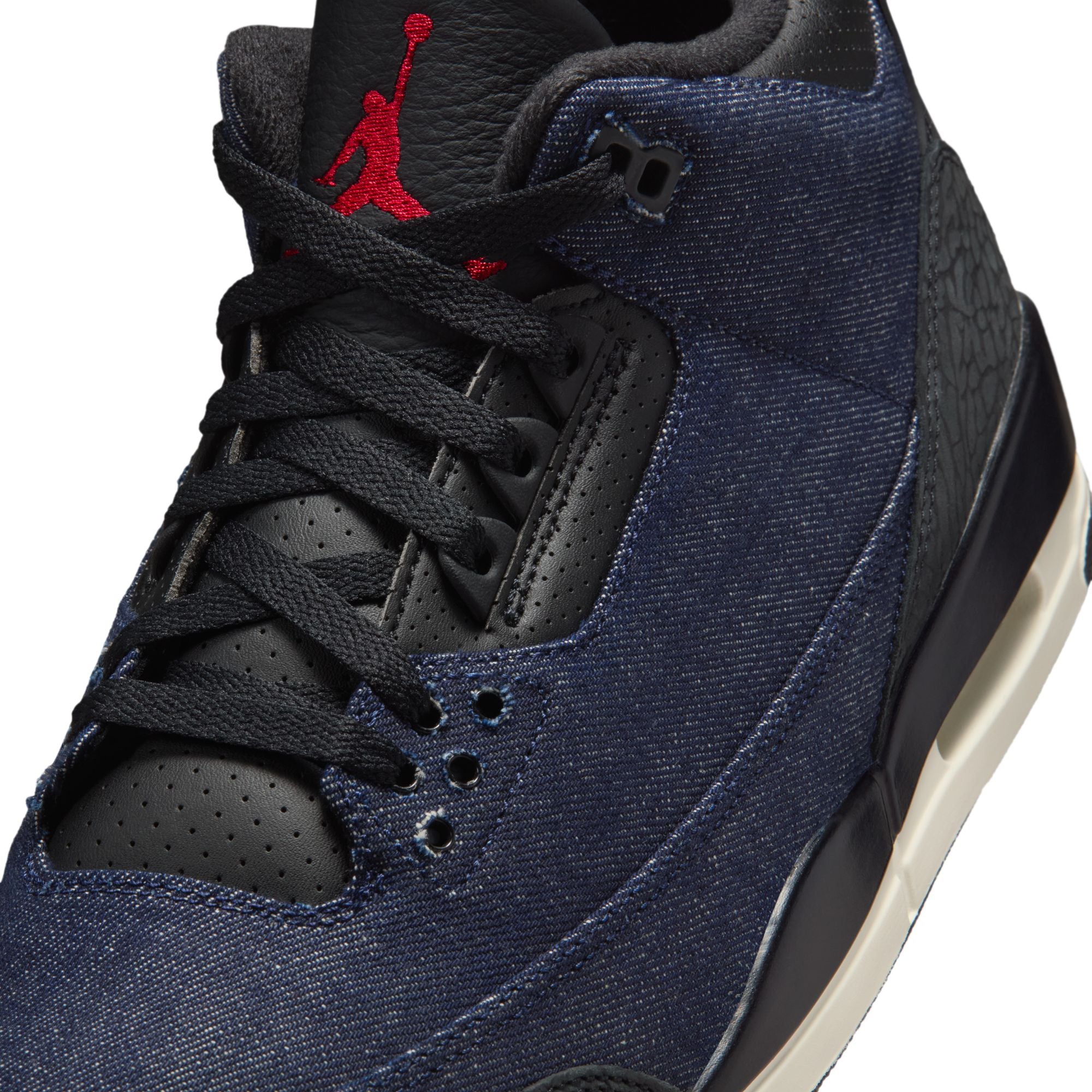 Air Jordan 3 x Levi's®-thumbmail-5