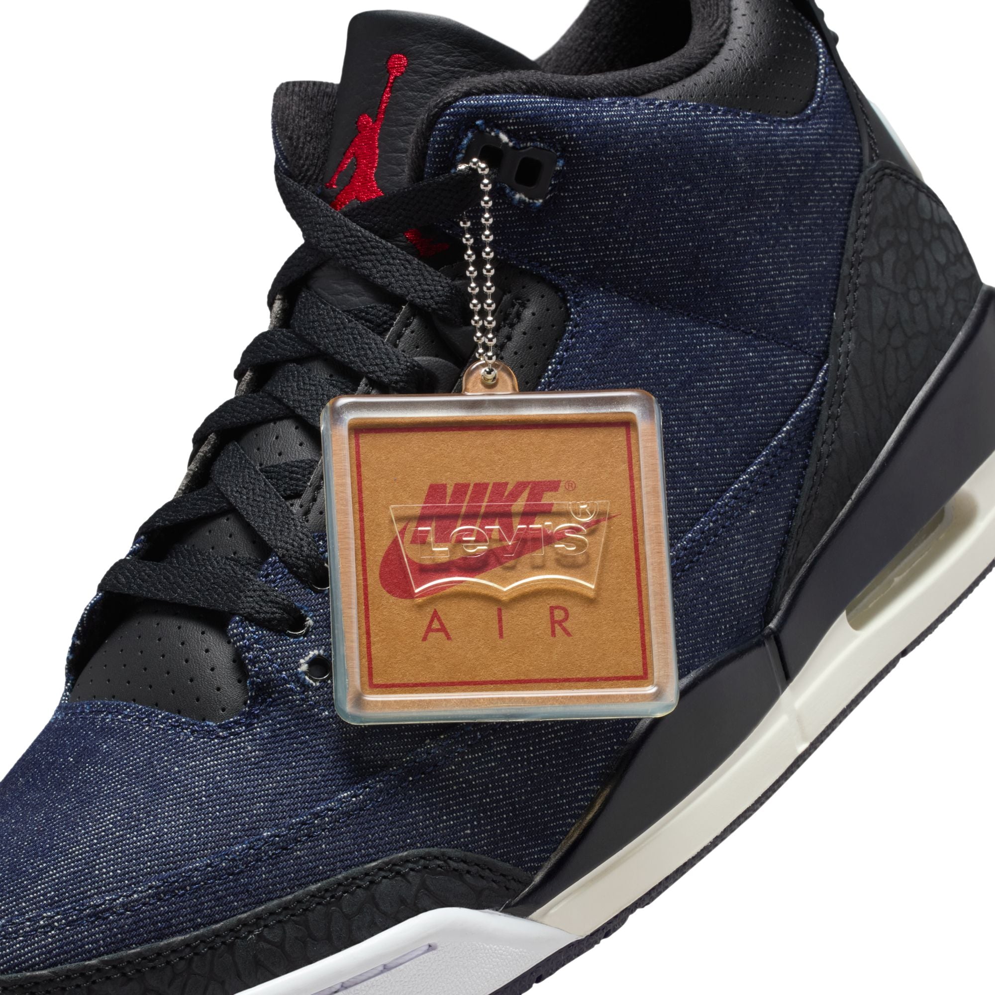 Air Jordan 3 x Levi's®-thumbmail-4