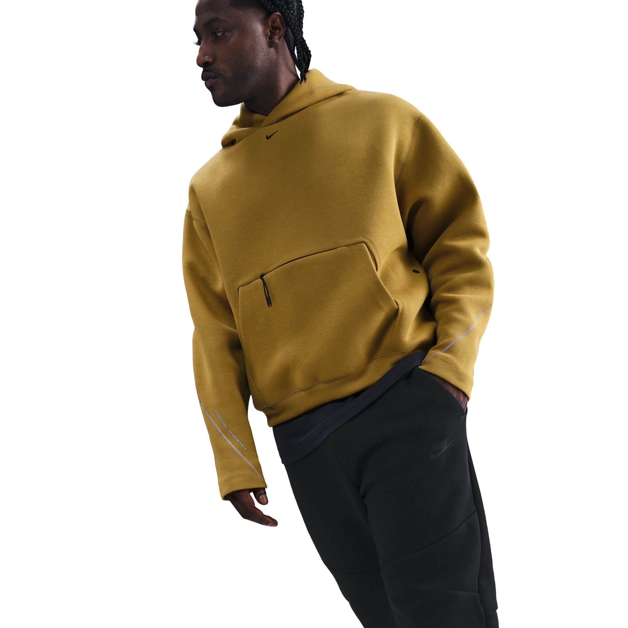 Nike Tech-thumbmail-5