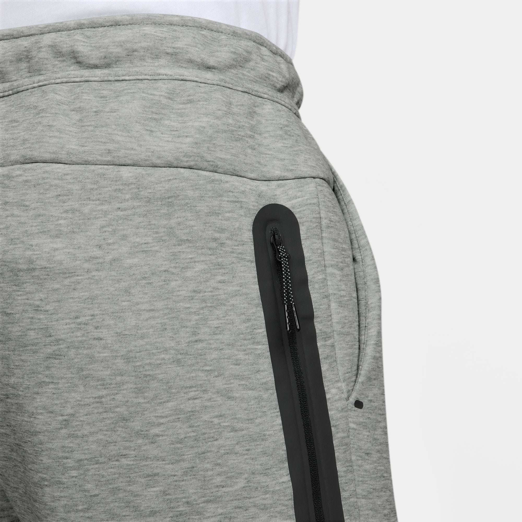 Nike Tech-thumbmail-3