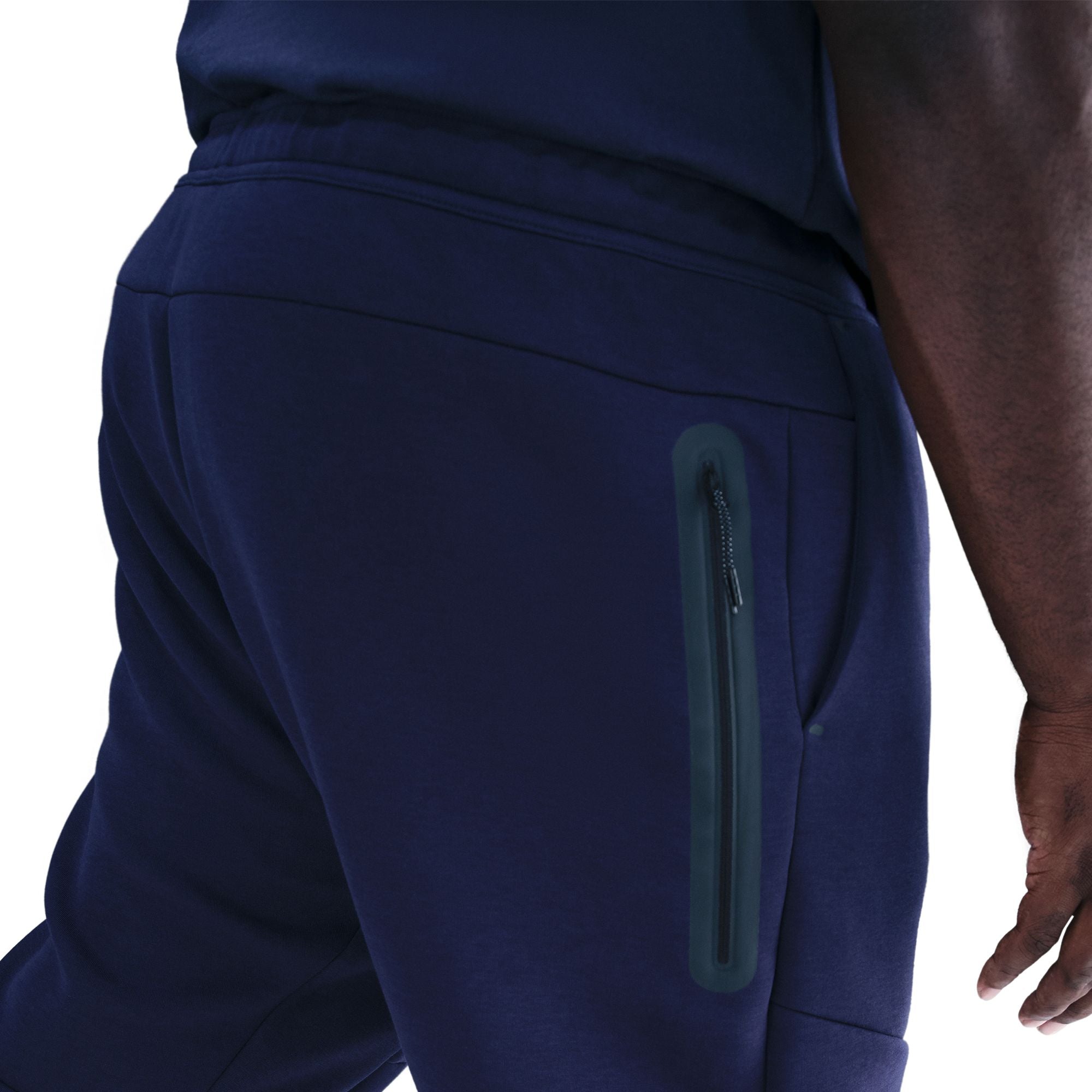 Nike Tech-thumbmail-4