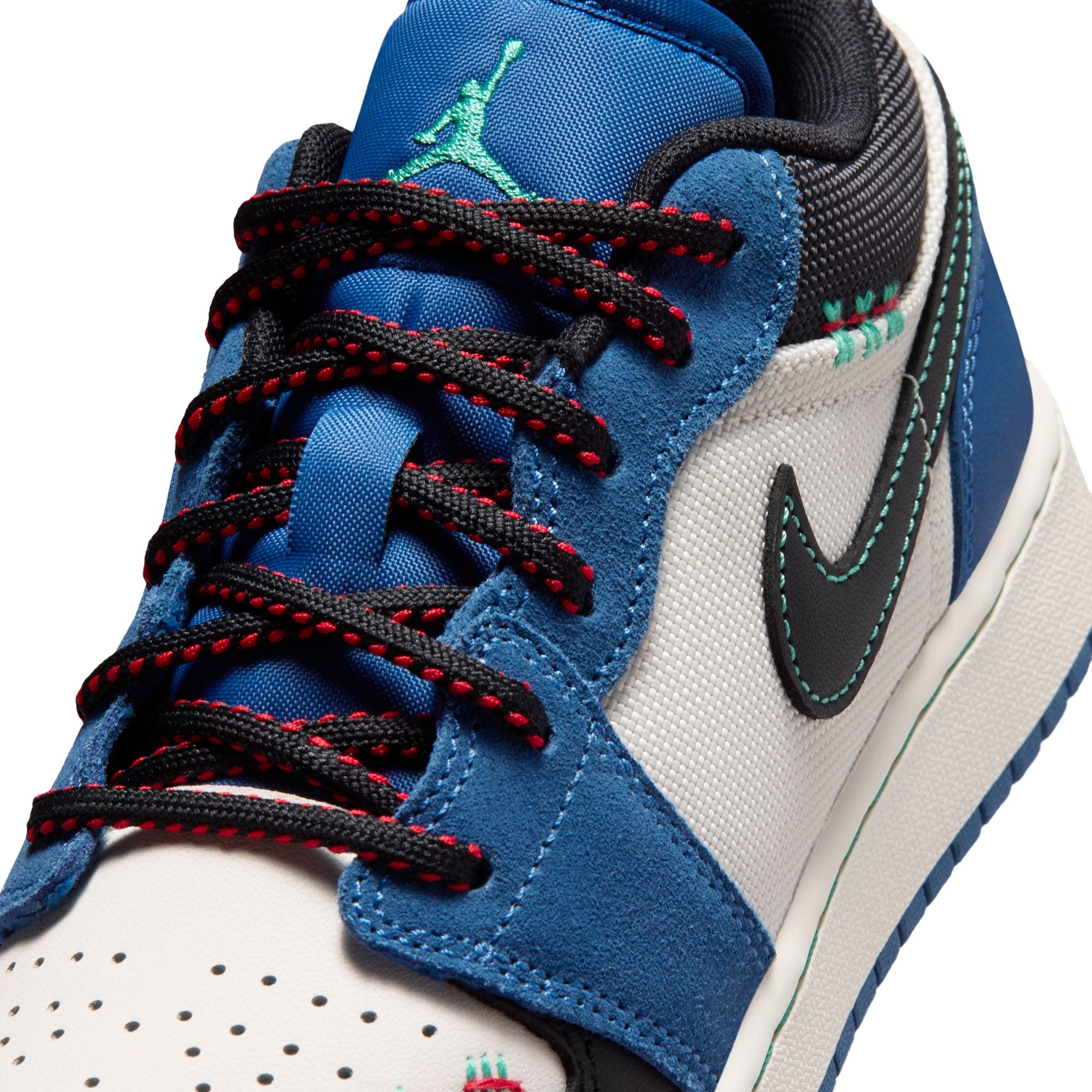Air Jordan 1 Low SE (GS)-thumbmail-7