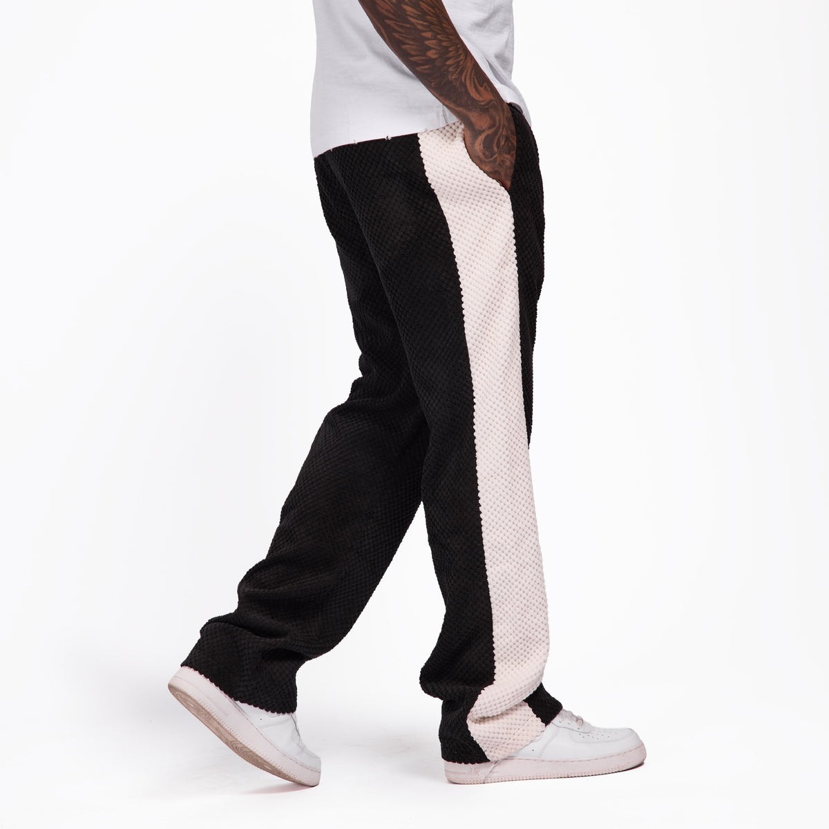 "MOJAVE" SWEATPANTS (BLACK BUBBLE FLEECE)-thumbmail-3