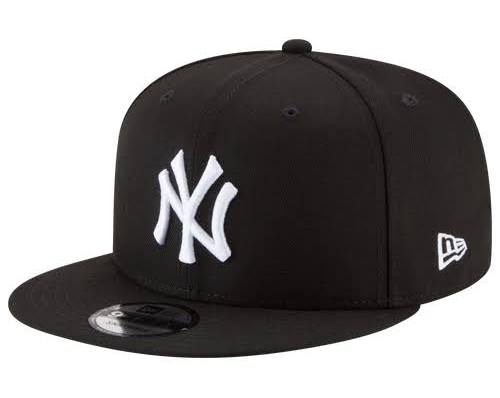 Front Left View of the Yankees MLB BASIC SNAP 950 NEYYAN